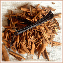 Load image into Gallery viewer, Cinnamon &amp; Vanilla Botanical Single Dome Wax Melt
